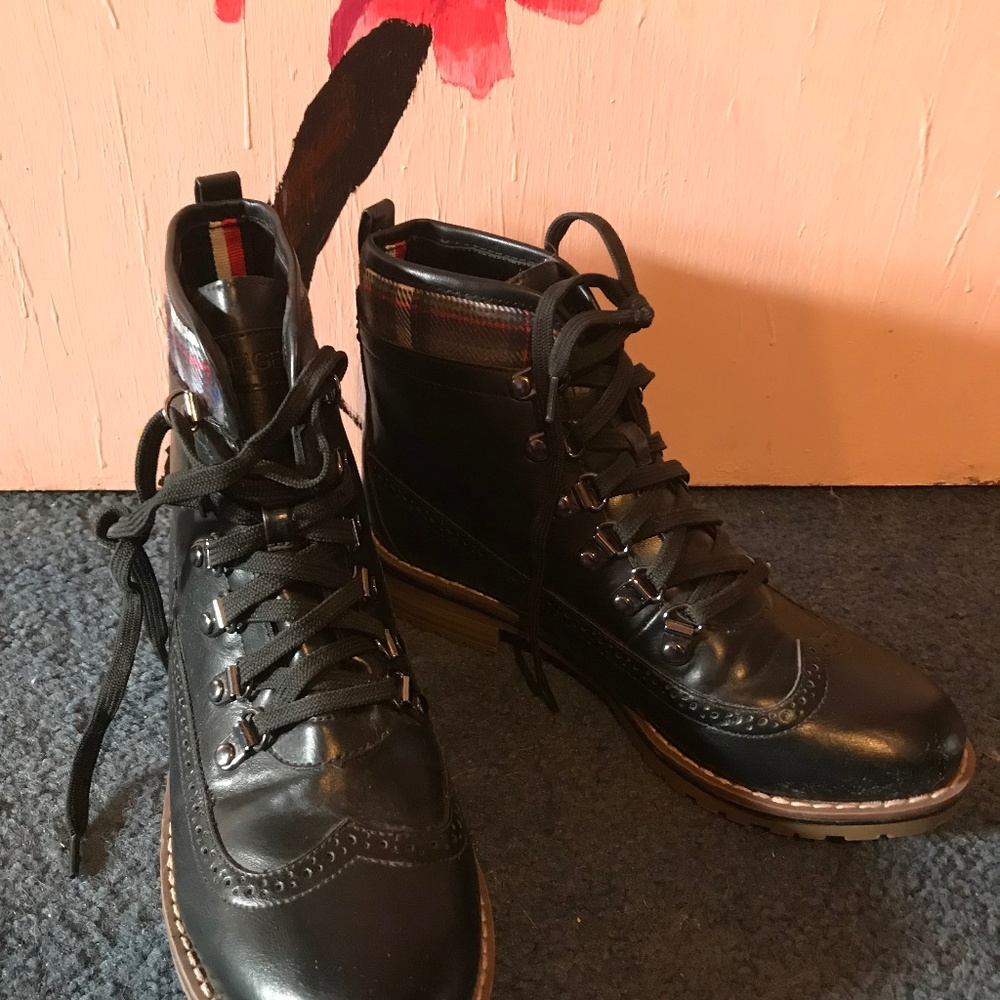 Tommy Hilfiger boots